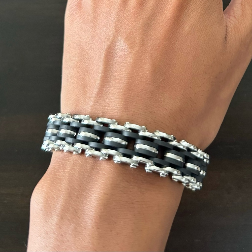brand new men’s stainless steel two tone bracelet